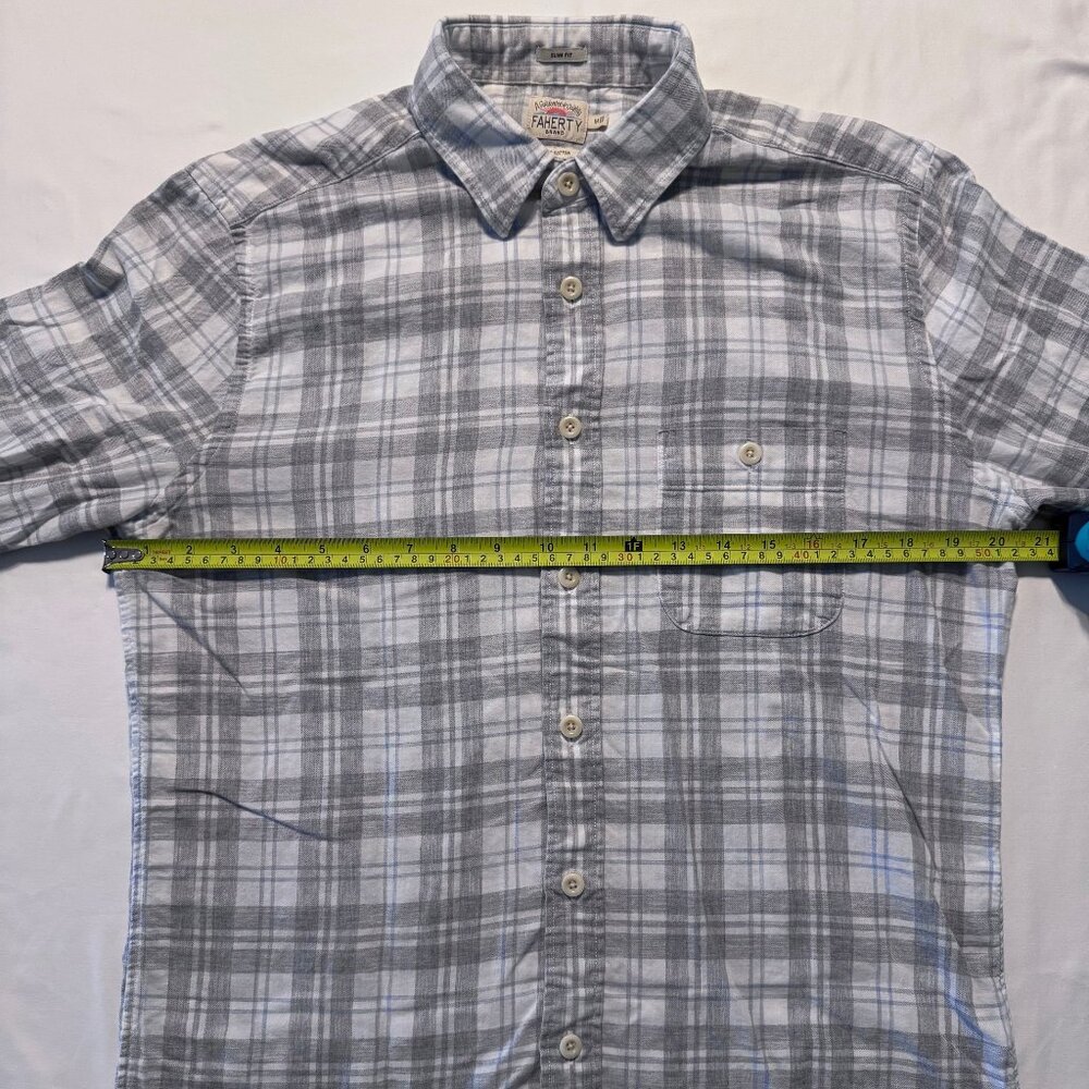 Faherty Men's Medium Slim Fit Movement Shirt in Gray Cream Plaid